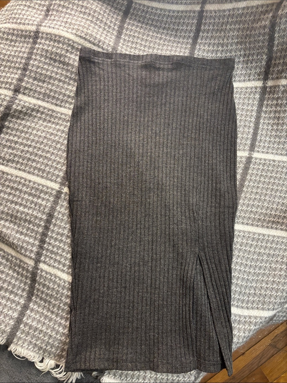 Ribbed Knit Midi Skirt with Side Slit - charcoal